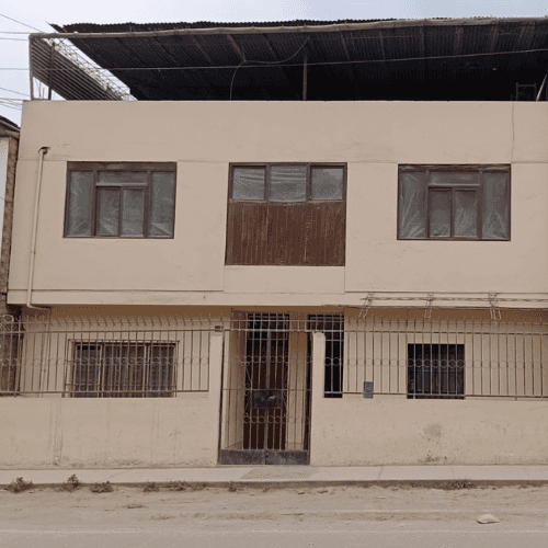 CASA 2 FRENTES DE ACCESO