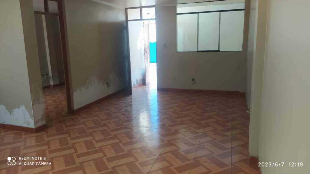 CASA CONO SUR EN VENTA BUENA UBICACION A UNAS CUADRAS DEL MERCADO SANTA ROSA, foto 1