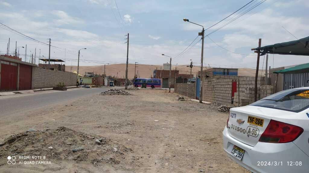 VENDO CASA EN FRONTERA SUR AVENIDA 160M2 CERCADO CON DOS CUARTOS TECHADOS EN GAL., foto 1