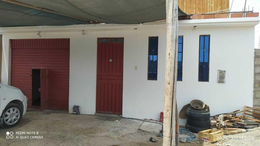 VENDO CASA EN FRONTERA SUR AVENIDA 160M2 CERCADO CON DOS CUARTOS TECHADOS EN GAL., foto 2