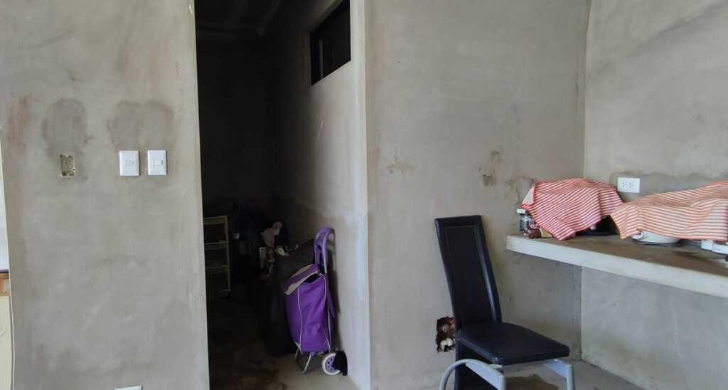 VENDO CASA EN FRONTERA SUR AVENIDA 160M2 CERCADO CON DOS CUARTOS TECHADOS EN GAL., foto 4