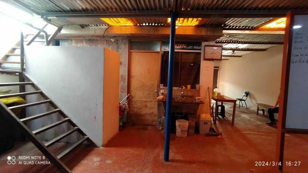 VENDO CASA EN FRONTERA SUR AVENIDA 160M2 CERCADO CON DOS CUARTOS TECHADOS EN GAL., foto 8
