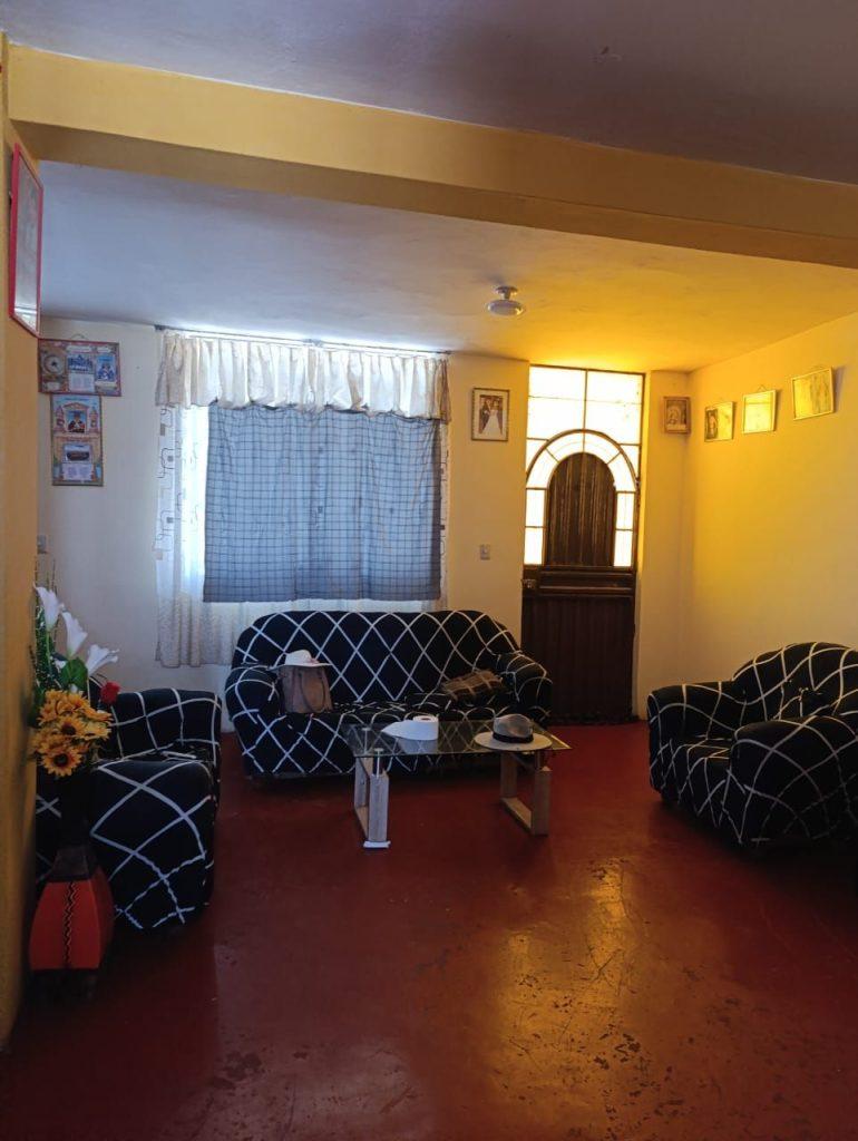 VENTA DE CASA DE 2 PISOS + LOCAL COMERCIAL EN MARIANO MELGAR-AREQUIPA, foto 3
