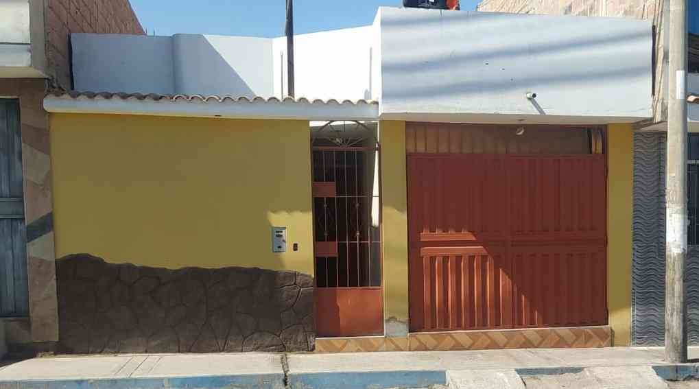 CASA CONO SUR EN VENTA BUENA UBICACION A UNAS CUADRAS DEL MERCADO SANTA ROSA